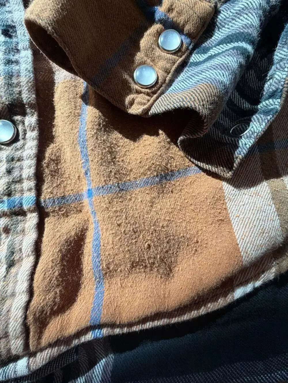 Levi's Men's Size M Brown Plaid Snap‎ Button Flannel Shirt